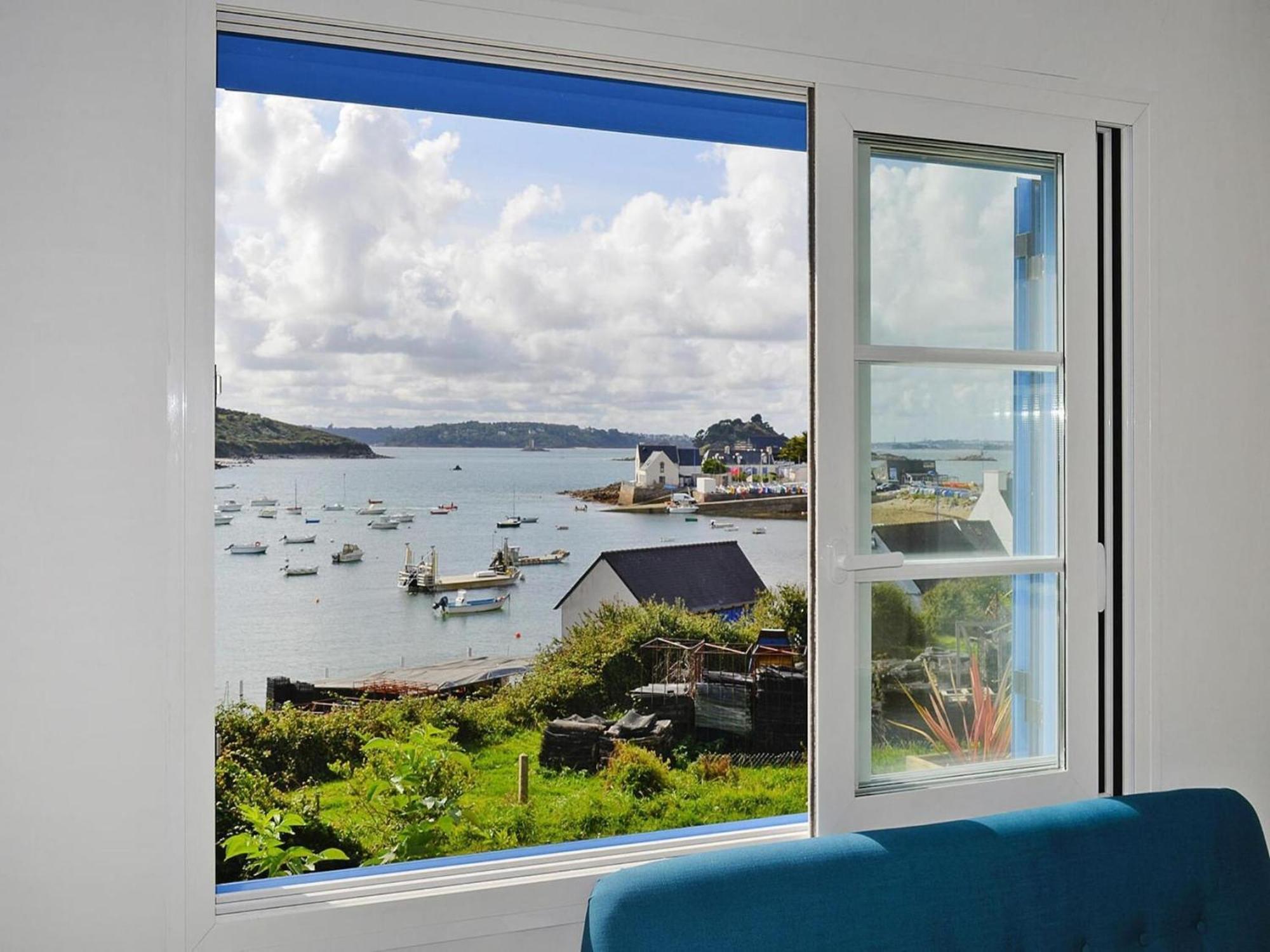 Pretty Breton Holiday Home In A Top Location Plougasnou Exterior foto